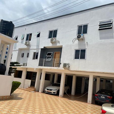 Bonsukoda Lodge Madina Exterior photo